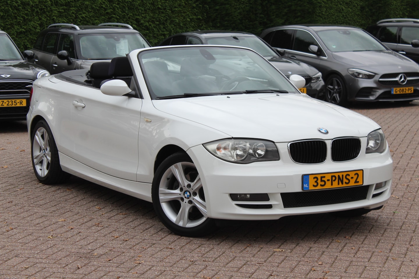 BMW 1-serie Cabrio - 118i Exe. Automaat / Trekhaak / Cruise Control / 16'' - AutoWereld.nl