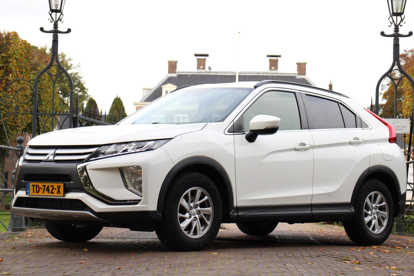 Mitsubishi Eclipse Cross - 1.5 DI-T 164PK PURE | NL-AUTO! | TREKHAAK | NAVI | CLIMA | CRUISE | PRACHTIGE STAAT! | DEA - AutoWereld.nl