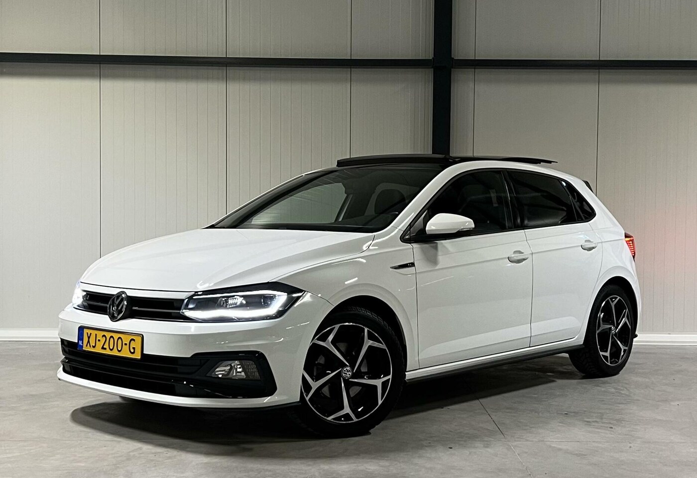 Volkswagen Polo - 1.0 TSI 2X R-line Pano Virtual Carplay Sfeer - AutoWereld.nl