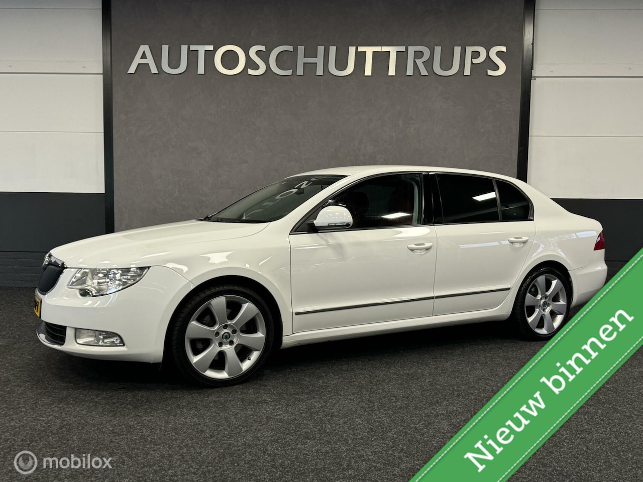 Skoda Superb - 1.4 TSI Business Line CAMERA / TREKHAAK / LEER - AutoWereld.nl