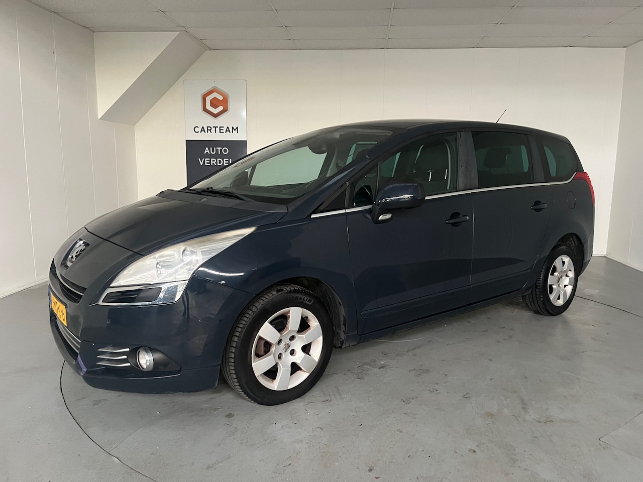 Peugeot 5008 - 1.6 VTi Blue Lease 7p. Airco, Navigatie, LMV Schade rechts achter(wel gewoon rijdbaar) - AutoWereld.nl