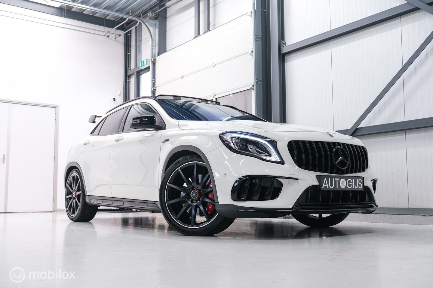 Mercedes-Benz GLA-Klasse - AMG 45 4MATIC Premium | Lease | Xpipe | Zeer netjes | - AutoWereld.nl