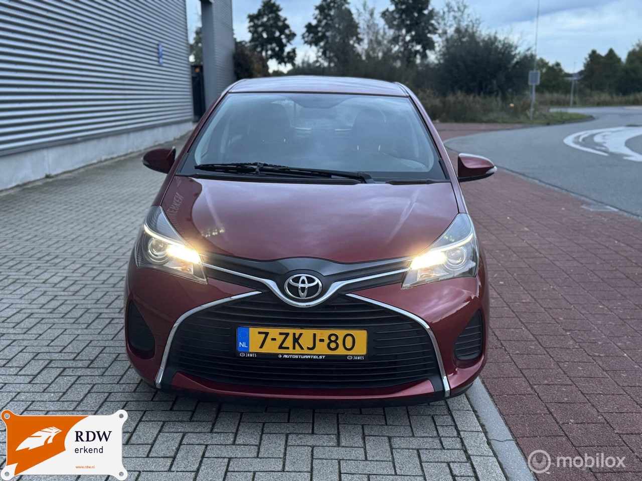 Toyota Yaris - 1.5 Hybrid Aspiration/AUTOMAAT/ACHTER CAMERA/CL - AutoWereld.nl