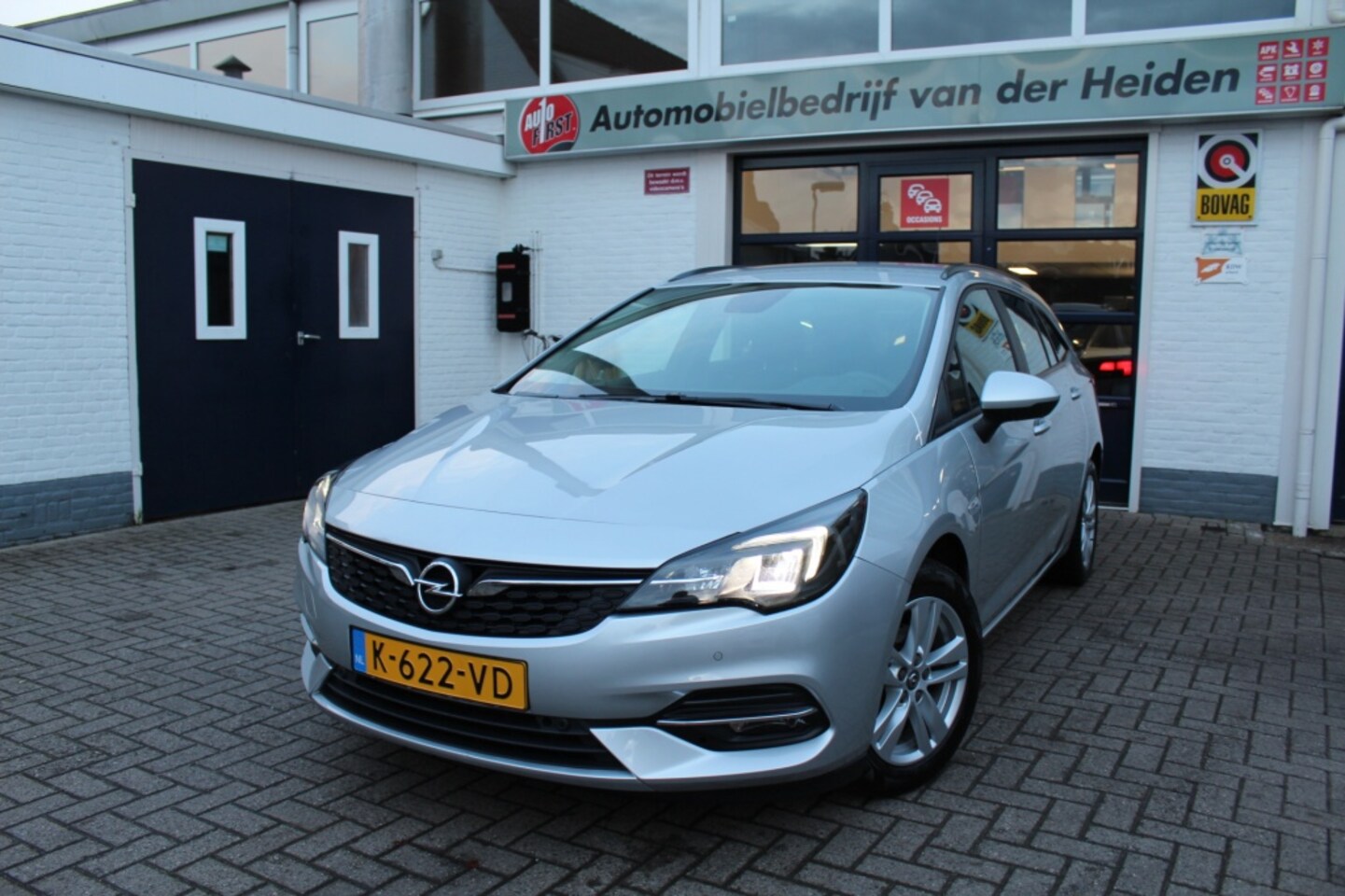 Opel Astra Sports Tourer - 1.2 110pk Edition Navi - AutoWereld.nl