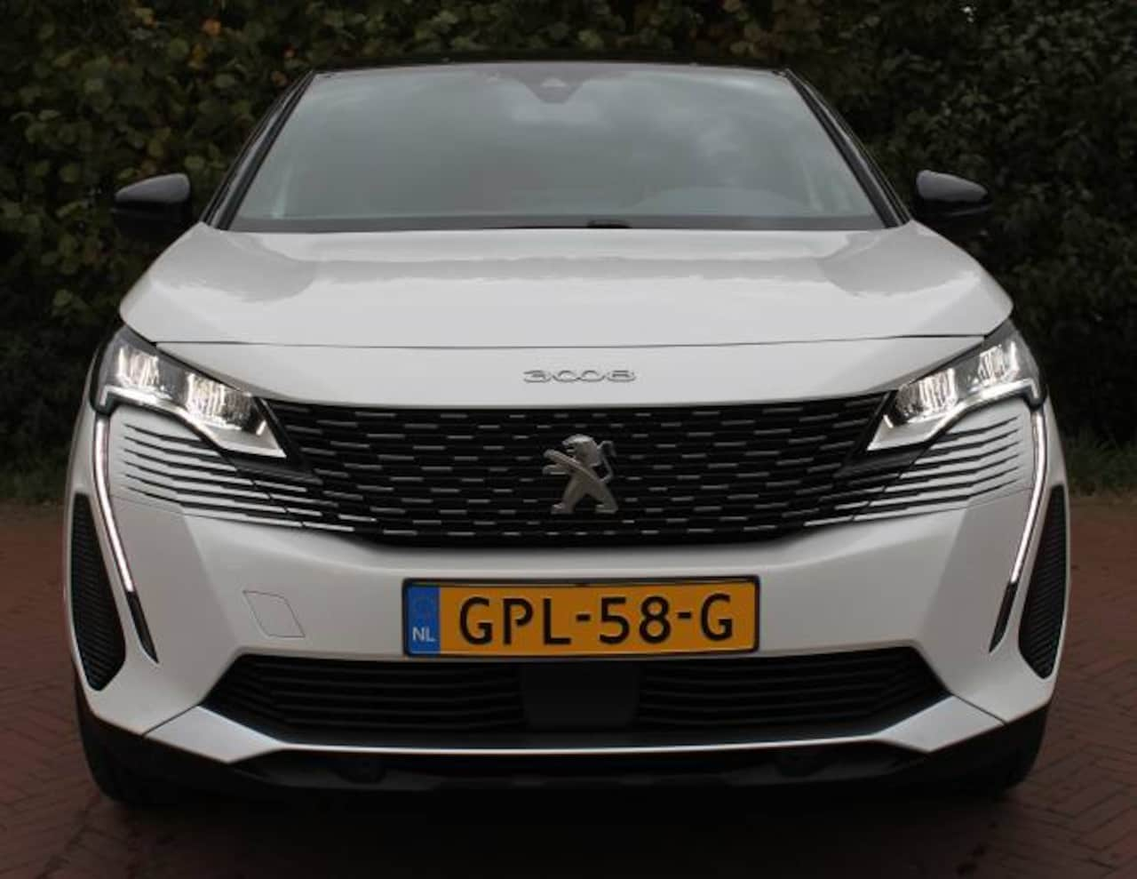 Peugeot 3008 - 1.2 PureTech 130pk EAT8 Allure Pack Business