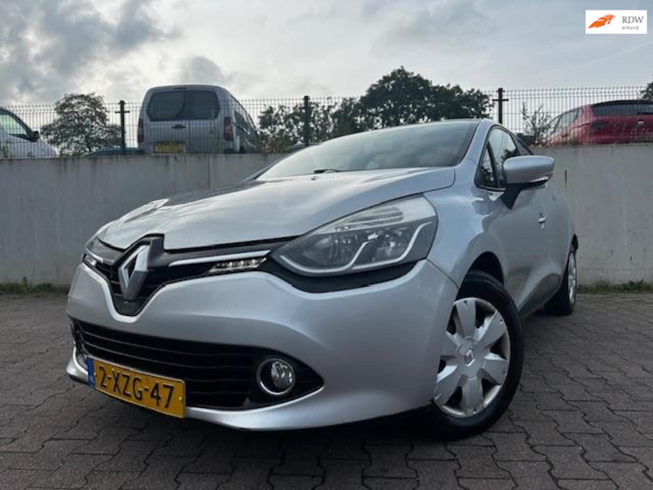 Renault Clio - 1.5 dCi ECO Expression/NAVI/CLIMA/CRUISE/NIEUWE APK AFLEVERING/ - AutoWereld.nl