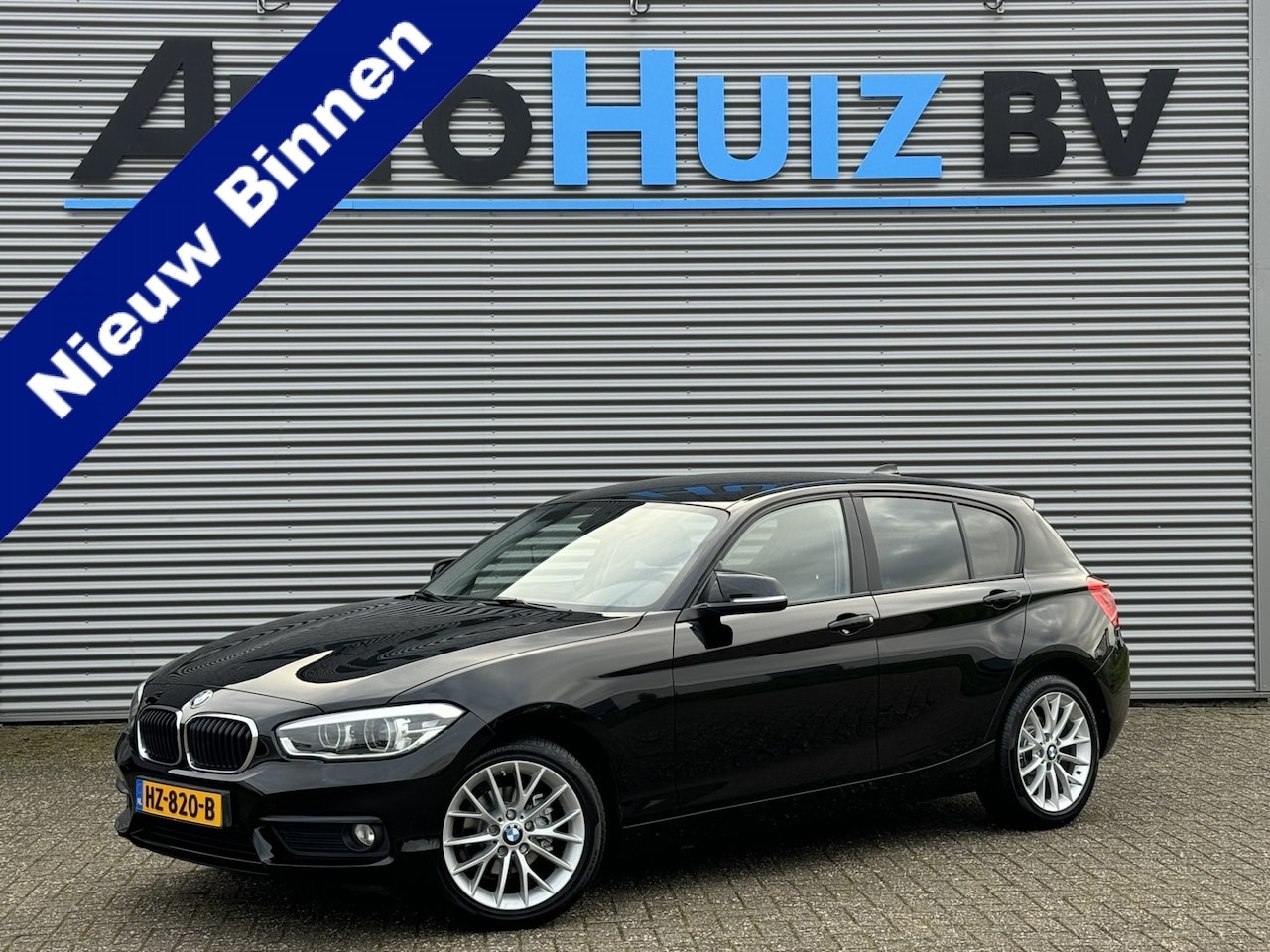 BMW 1-serie - 116i Essential LED Navigatie Lichtmetalen velgen Airco Cruise Control PDC - AutoWereld.nl