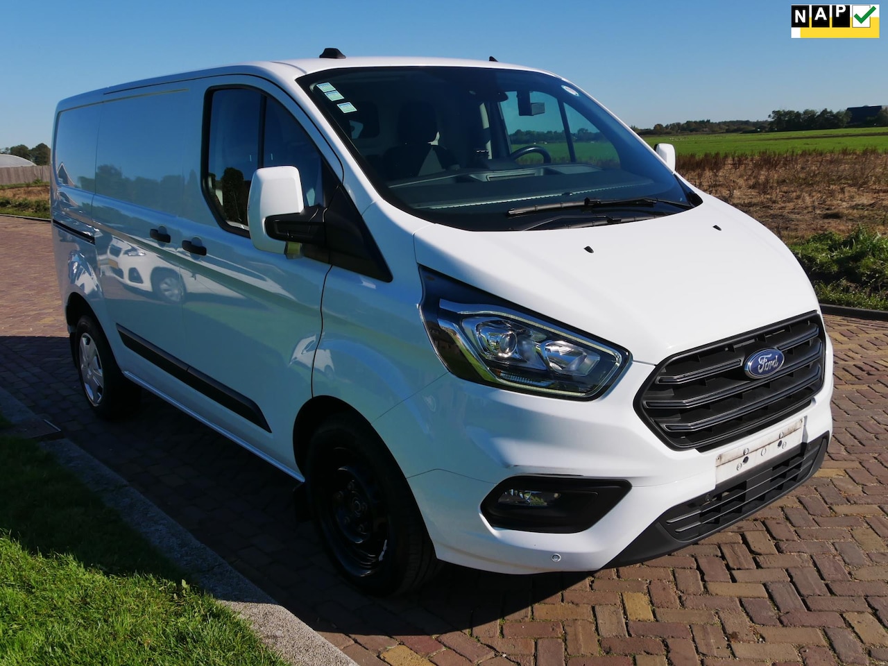 Ford Transit Custom - 280 2.0 TDCI L1H1 Limited AC Automaat - AutoWereld.nl