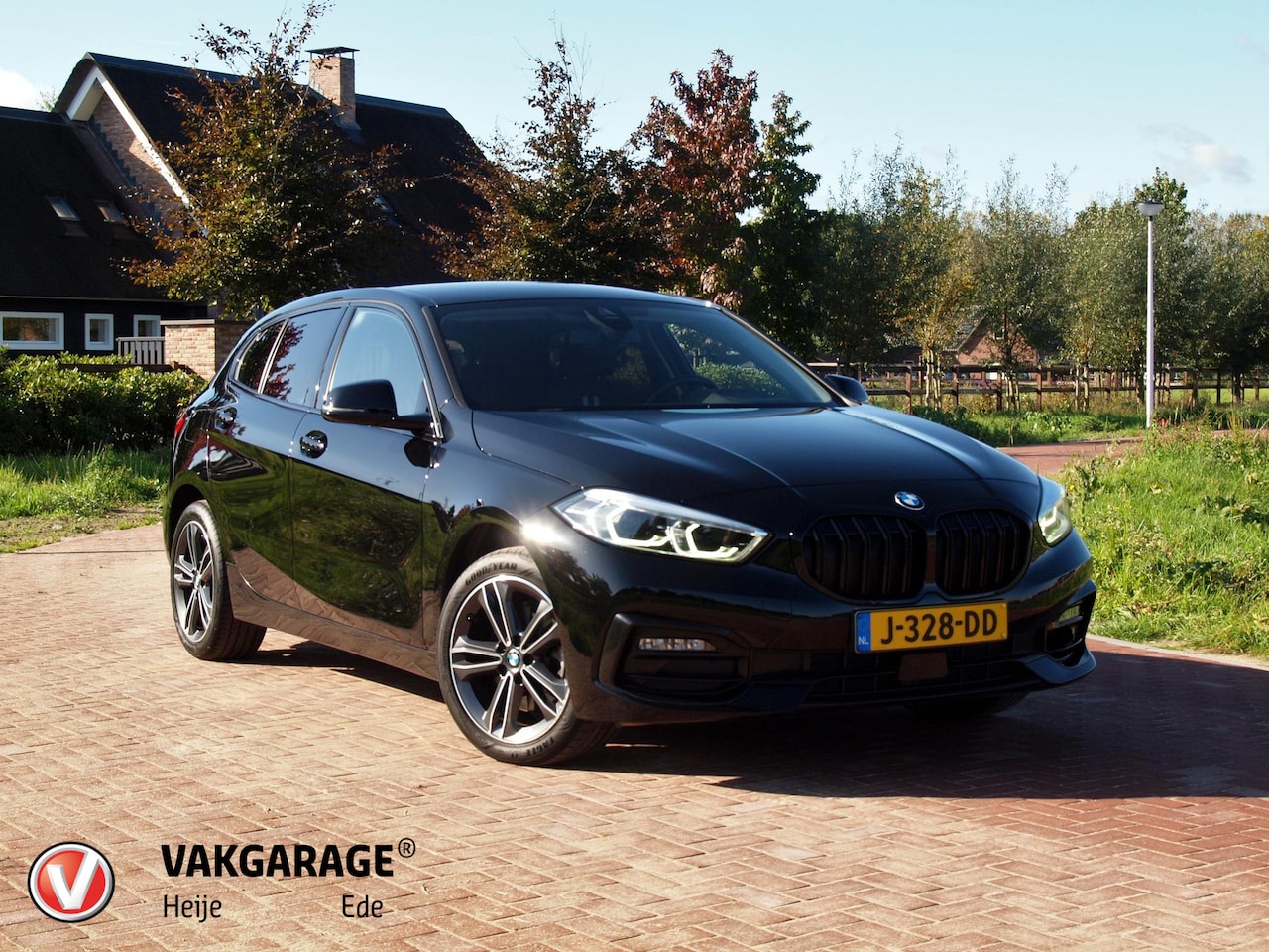 BMW 1-serie - 118i Executive Edition | Harman Kardon | Apple Carplay | Cruise Control | LED | - AutoWereld.nl