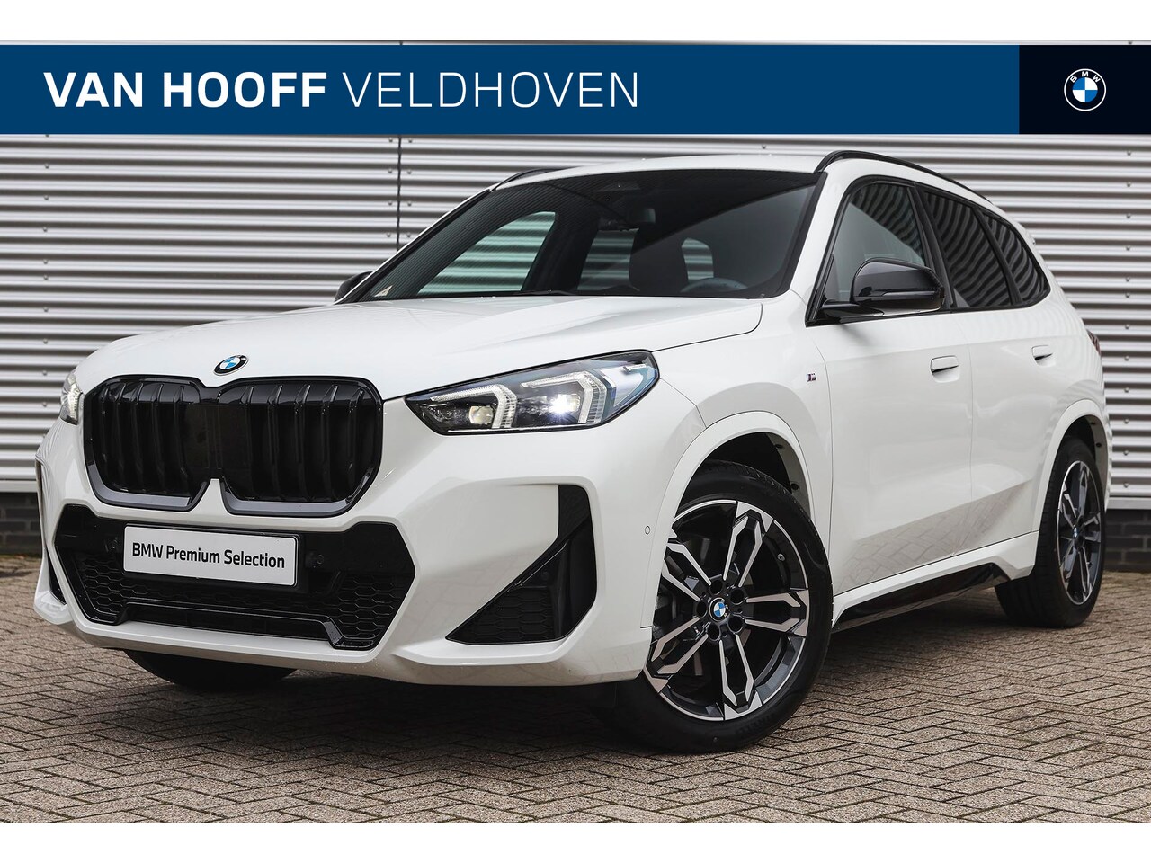 BMW X1 - sDrive20i High Executive M Sport Automaat / Trekhaak / Sportstoelen / Stoelverwarming / Ad - AutoWereld.nl