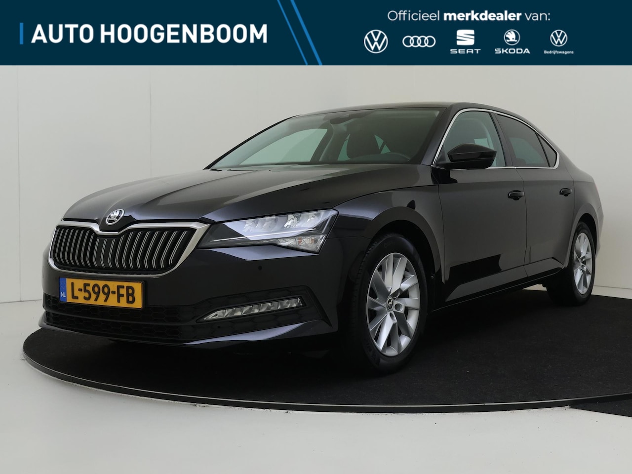 Skoda Superb - 1.5 TSI ACT Business Edition | Keyless | Navigatie | Parkeersensoren | Adaptieve Cruise co - AutoWereld.nl