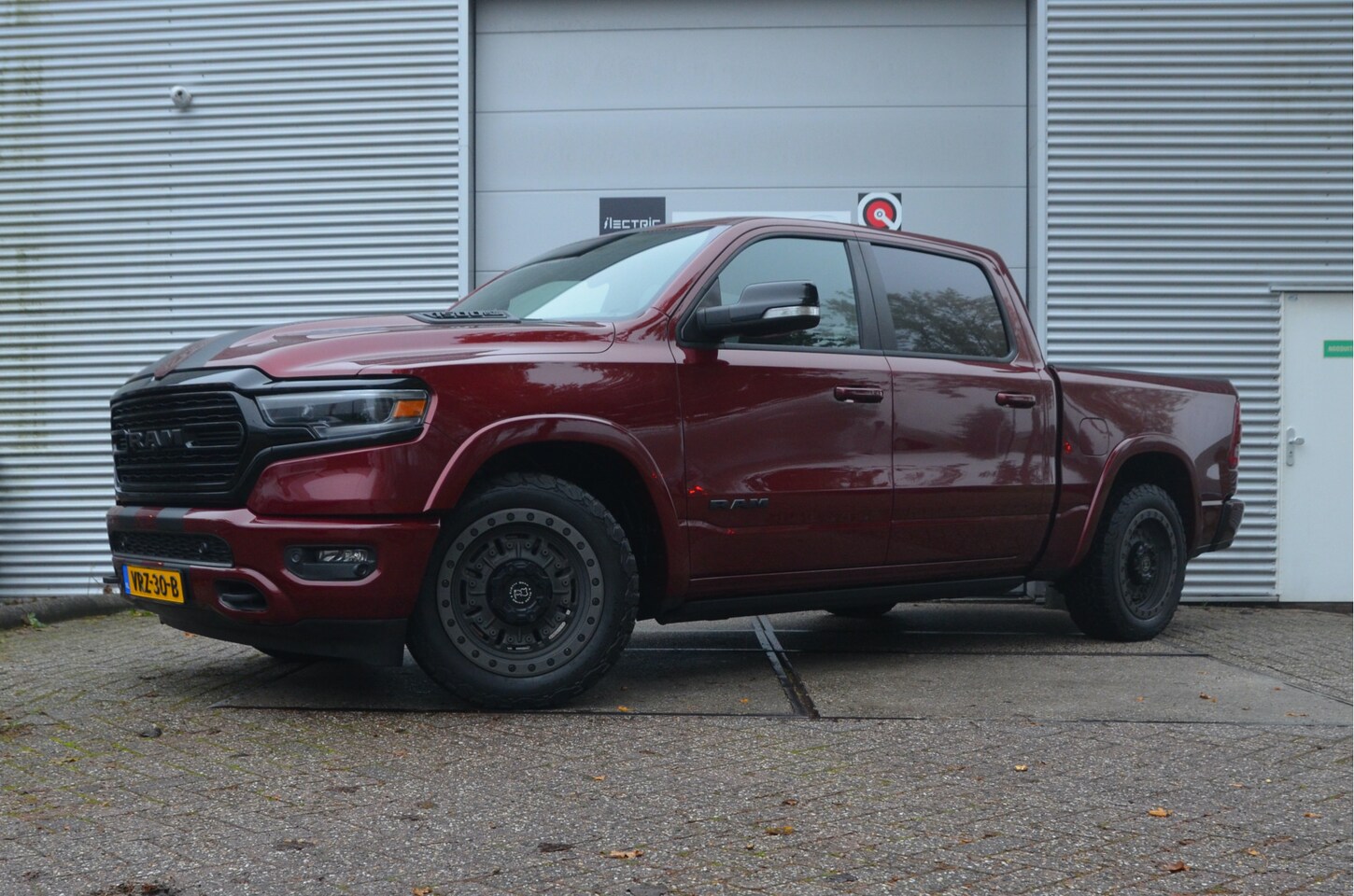 Dodge Ram 1500 - 5.7 V8 4x4 Crew Cab Limited 320ltr LPG, 20" met winterindicatie, Luchtvering! - AutoWereld.nl