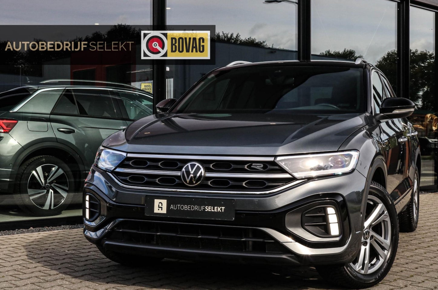 Volkswagen T-Roc - 1.0 TSI R-Line - TREKHAAK - CAMERA - CARPLAY - AutoWereld.nl