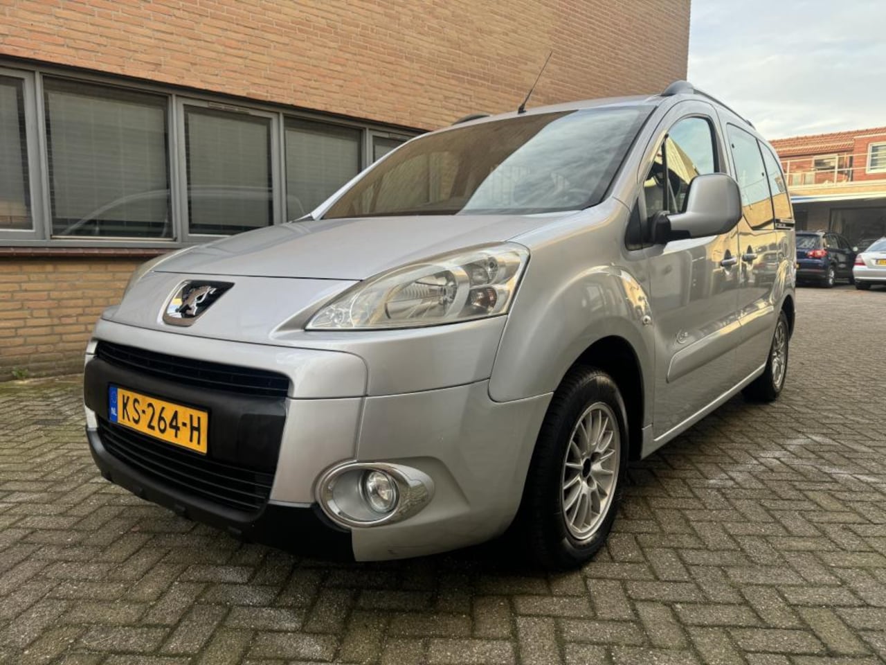 Peugeot Partner Tepee - 1.6 HDiF XT 1.6 HDiF XT - AutoWereld.nl