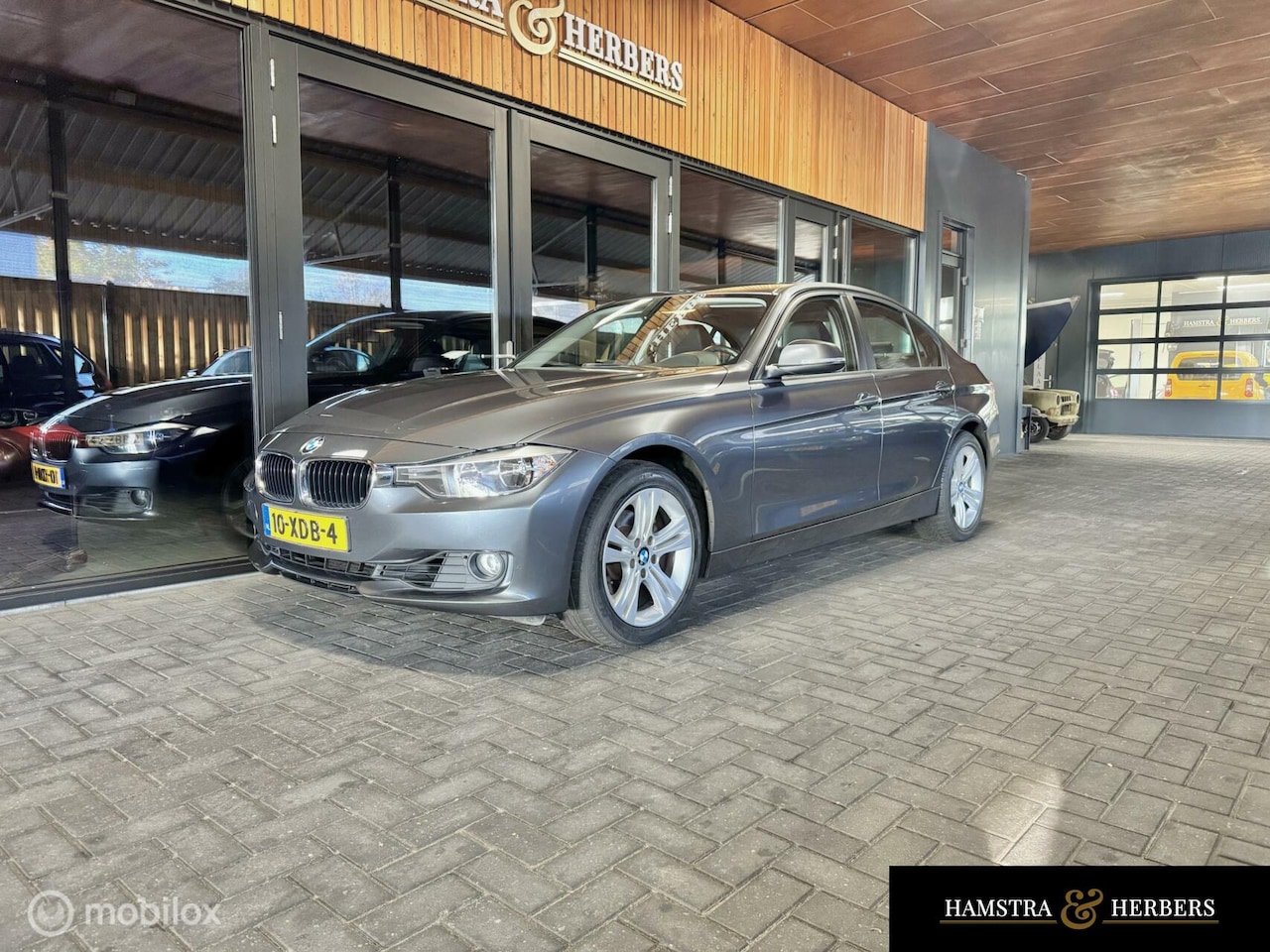 BMW 3-serie - 320i automaat antraciet, premium - AutoWereld.nl