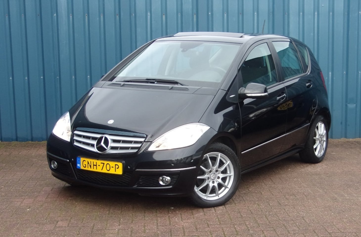 Mercedes-Benz A-klasse - 180 Avantgarde Automaat | PDC | Half leer | Cruise-controle - AutoWereld.nl