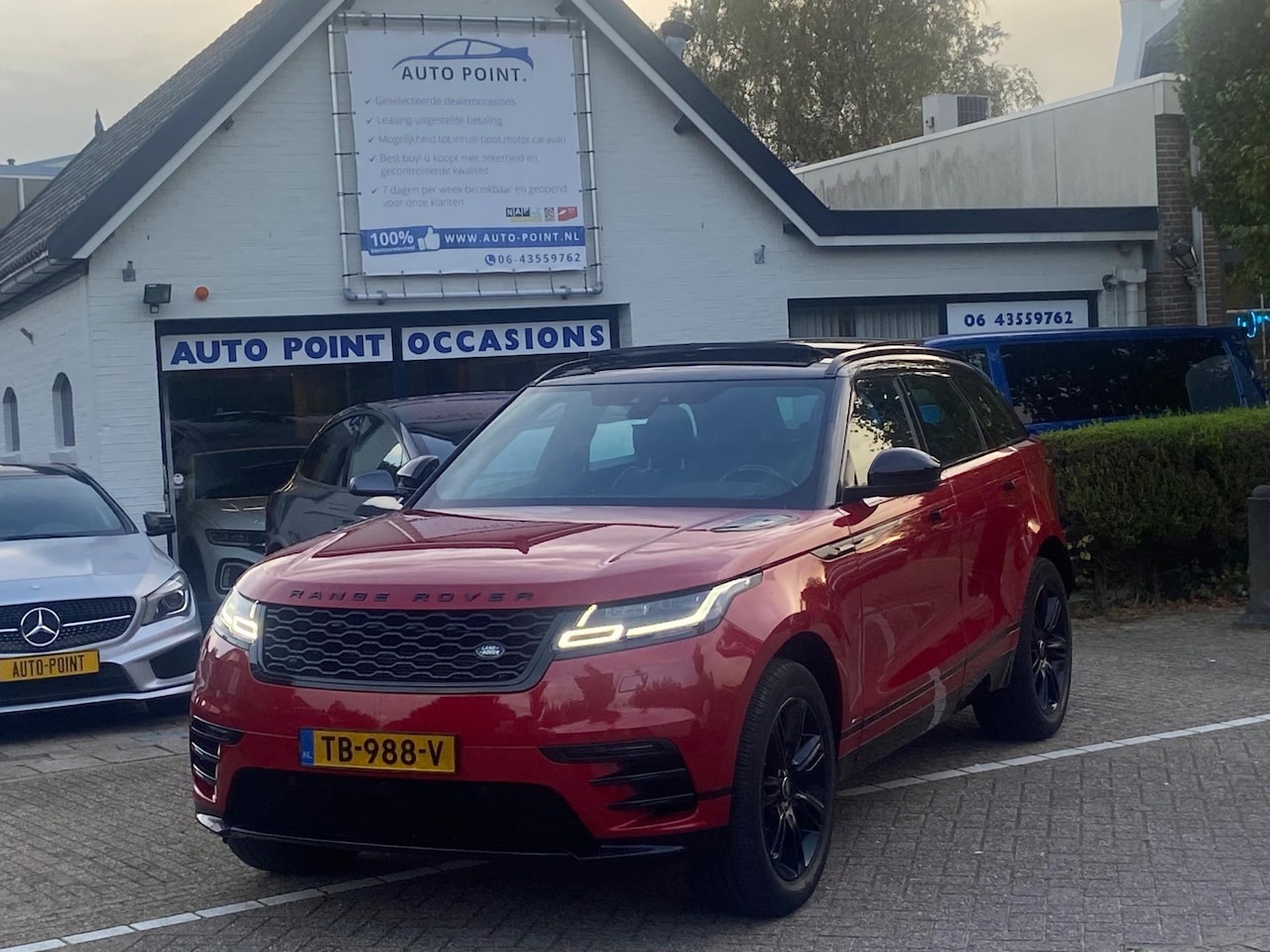 Land Rover Range Rover Velar - 2.0 4X4 R-DYNAMIC/85800KM/PANO/ZEER-COMPLEET - AutoWereld.nl