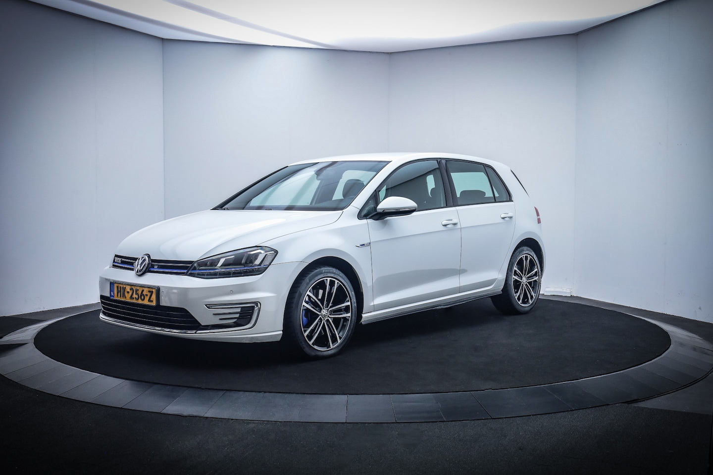 Volkswagen Golf - 1.4 TSI GTE FULL LED/CAMERA/CARPLAY/CLIMA/CRUISE/DAB+/AFN TREKHAAK/LMV - AutoWereld.nl