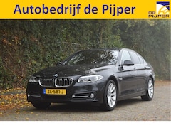 BMW 5-serie - 528i High Executive, BOEKJES, NAP EN ONDERHOUDSHISTORIE Navi.] Dig km teller .[stoelverwar