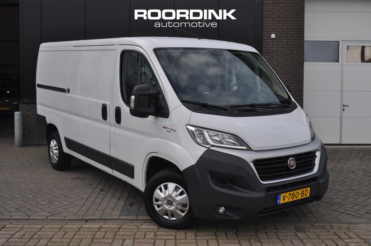 Fiat Ducato - Clima|Cruise|Navi|Bluetooth|Schuifdeur - AutoWereld.nl