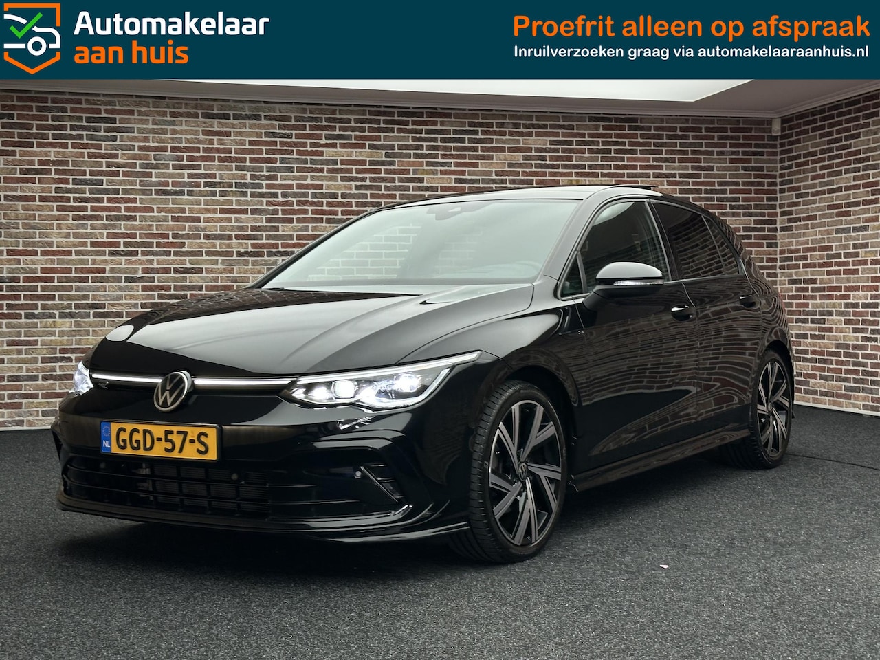 Volkswagen Golf - 1.5 eTSI R-Line DAK HEADUP H&K SFEER IQ-LIGHT - AutoWereld.nl