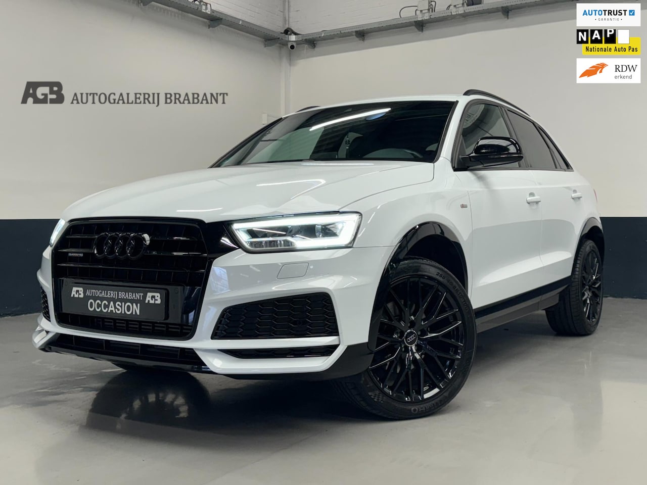 Audi Q3 - 2.0 TFSI quattro 3X Sline/Pano/220pk/Automaat - AutoWereld.nl