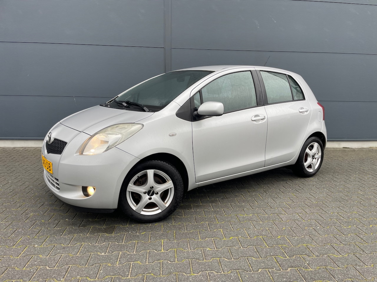 Toyota Yaris - 1.0 VVTi bouwjaar 2008 airco / lm velgen / mistlampen - AutoWereld.nl