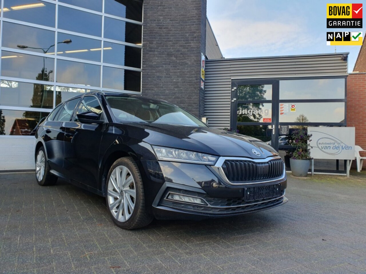 Skoda Octavia Combi - 1.4 TSI iV PHEV Business Edition Plus 1.4 TSI iV PHEV Business Edition Plus, Camera, app connect, adaptive cruise, navi, virtual - AutoWereld.nl