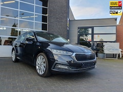 Skoda Octavia Combi - 1.4 TSI iV PHEV Business Edition Plus, Camera, app connect, adaptive cruise, navi, virtual