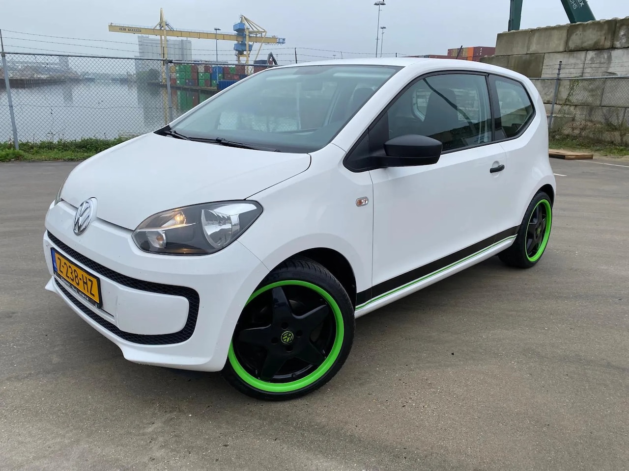 Volkswagen Up! - 1.0 take up! BlueMotion 1.0 take up! BlueMotion - AutoWereld.nl