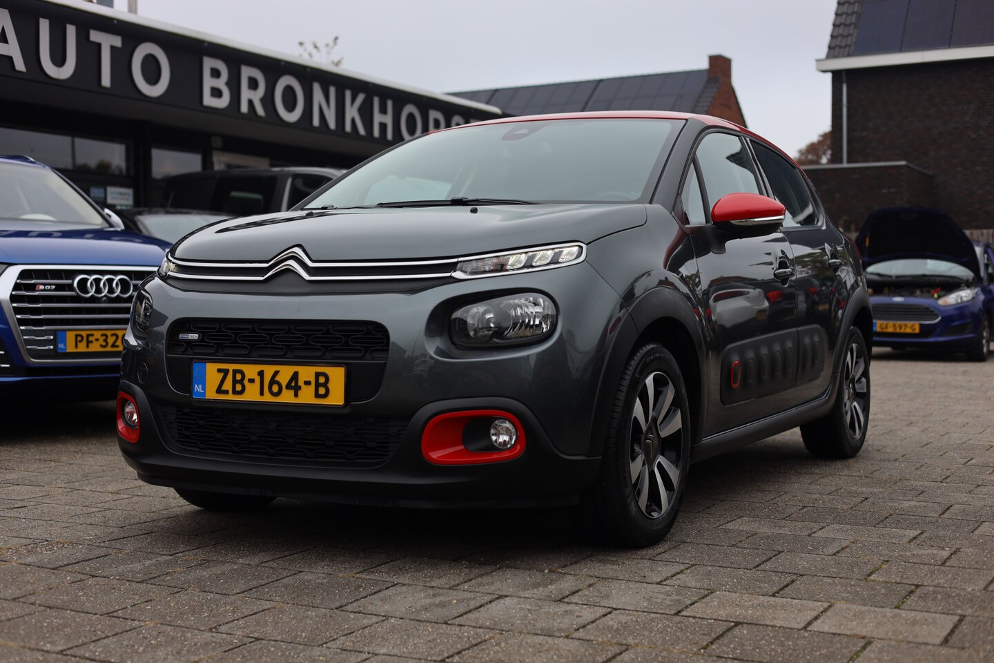 Citroën C3 - 1.2 PURETECH SHINE I NAVI I CAMERA I CARPLAY - AutoWereld.nl