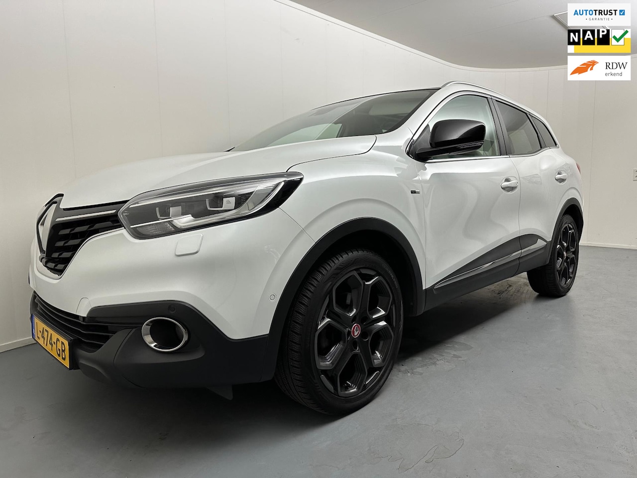 Renault Kadjar - 1.2 TCe Extase | Pano | Leder | Keyless | Trekhaak | Navi | Virtual Cockpit - AutoWereld.nl