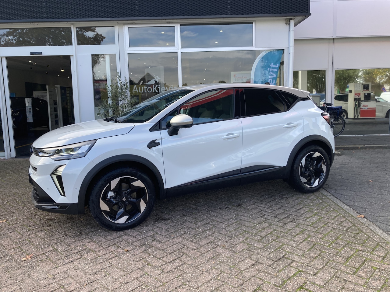 Renault Captur - 1.6 E-Tech Hybrid 145 techno Demo / Pack navigation urban / Pack driving / Pack winter - AutoWereld.nl