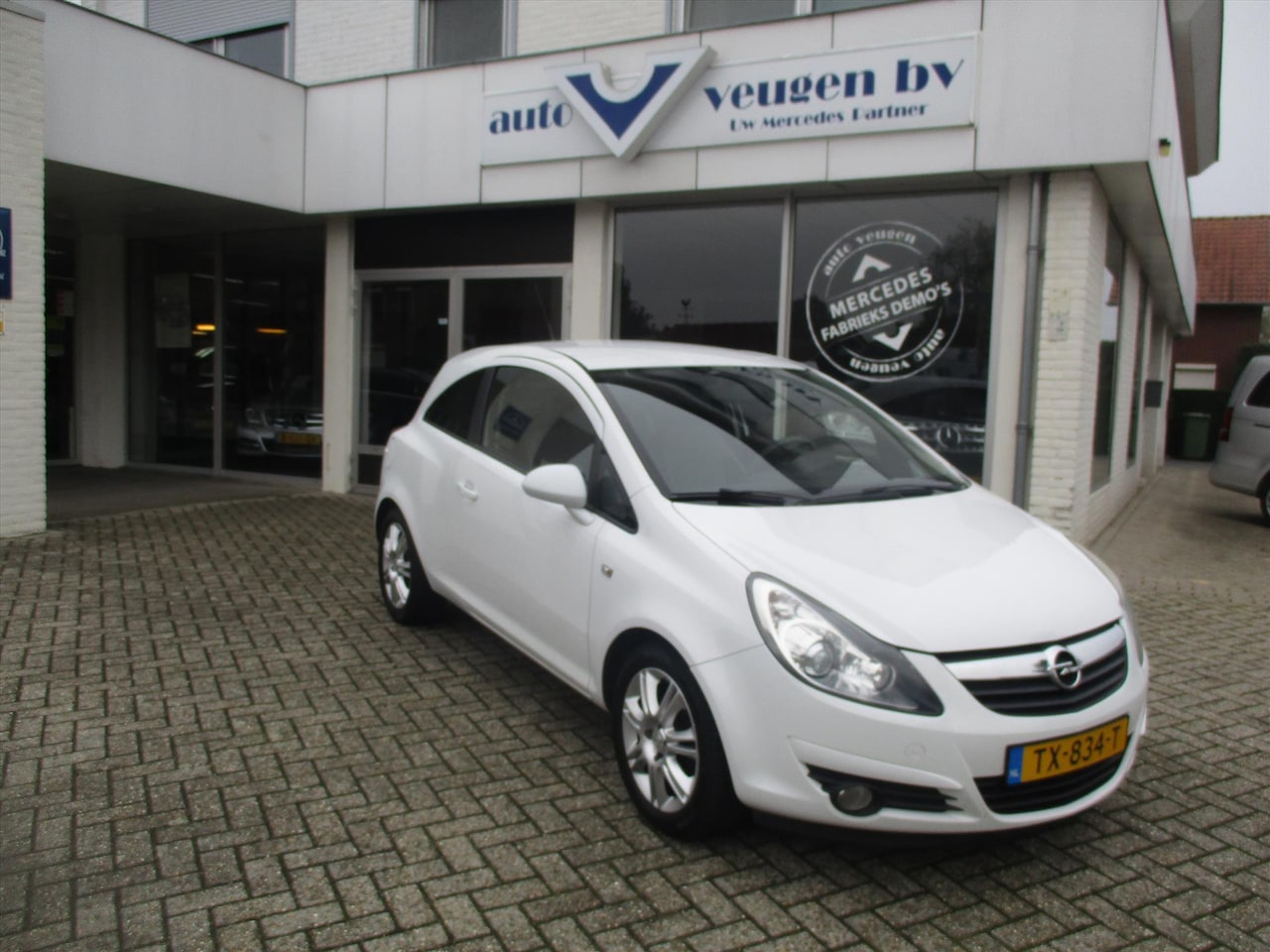 Opel Corsa - 1.2 16V 3D WR Enjoy / Stoel+stuurwielverwarming - AutoWereld.nl