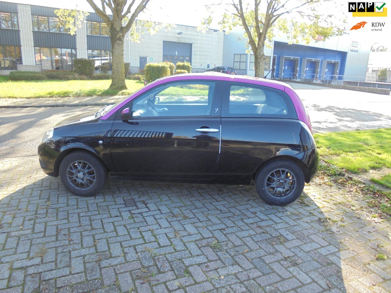 Lancia Y(psilon) - Ypsilon 1.2 Argento APK 28-11-2025 - AutoWereld.nl