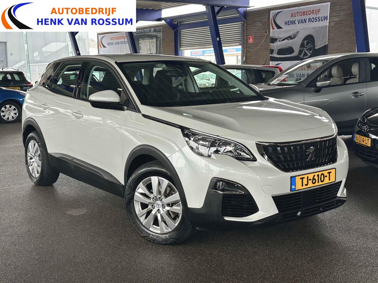 Peugeot 3008 - 1.2 PureTech AGC Allure Parelmoer wit | Carplay | Trekhaak. - AutoWereld.nl