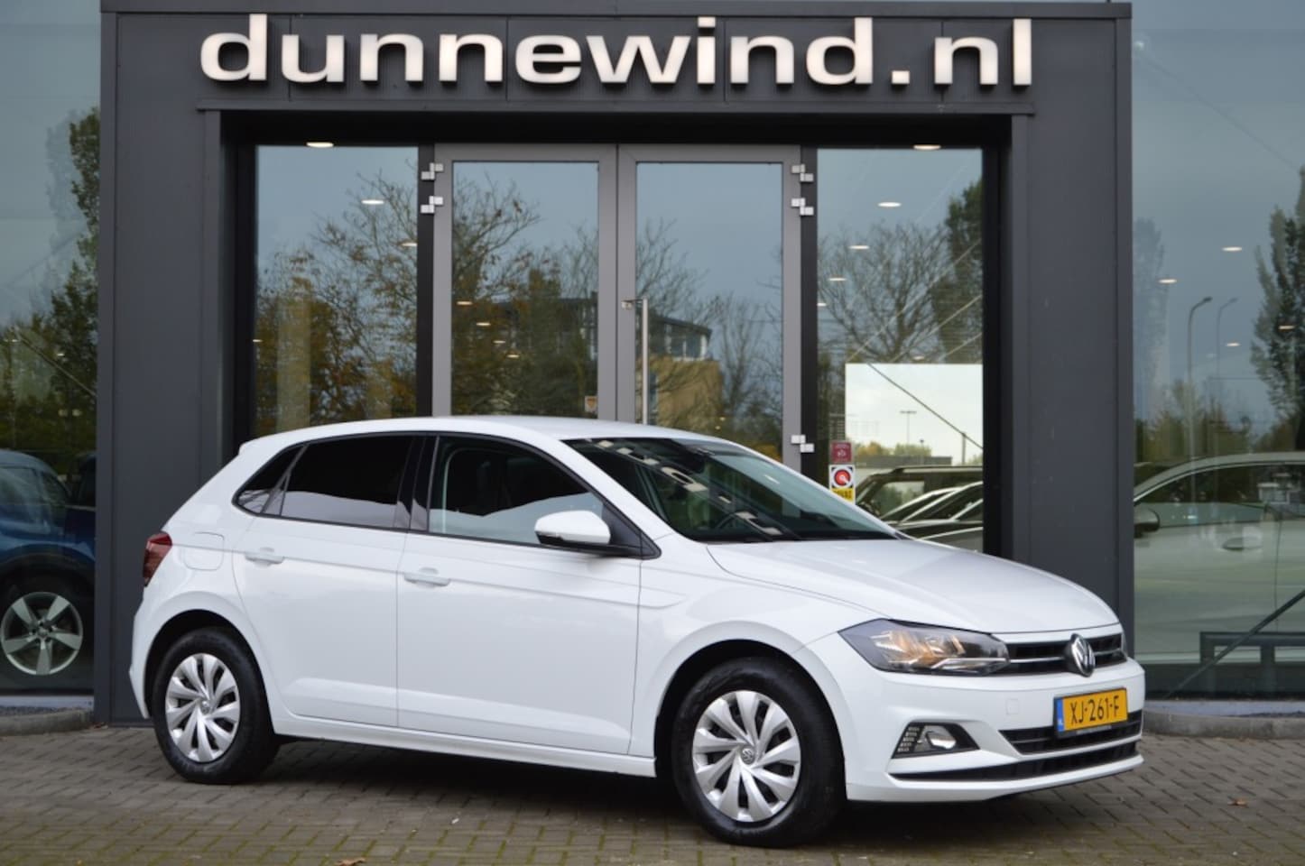 Volkswagen Polo - 1.0 MPI COMFORTLINE *CLIMA*CRUISE*PRIVACYGLASS*CARPLAY - AutoWereld.nl