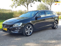 Volvo V60 - 2.4 D6 AWD Plug-In Hybrid Summum - NAP - APK tot 11-04-2025