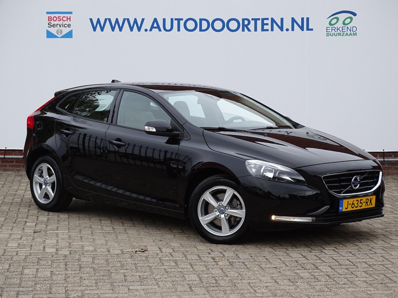 Volvo V40 - 2.0 T2 Summum|NAVI|BT|CRUISE - AutoWereld.nl