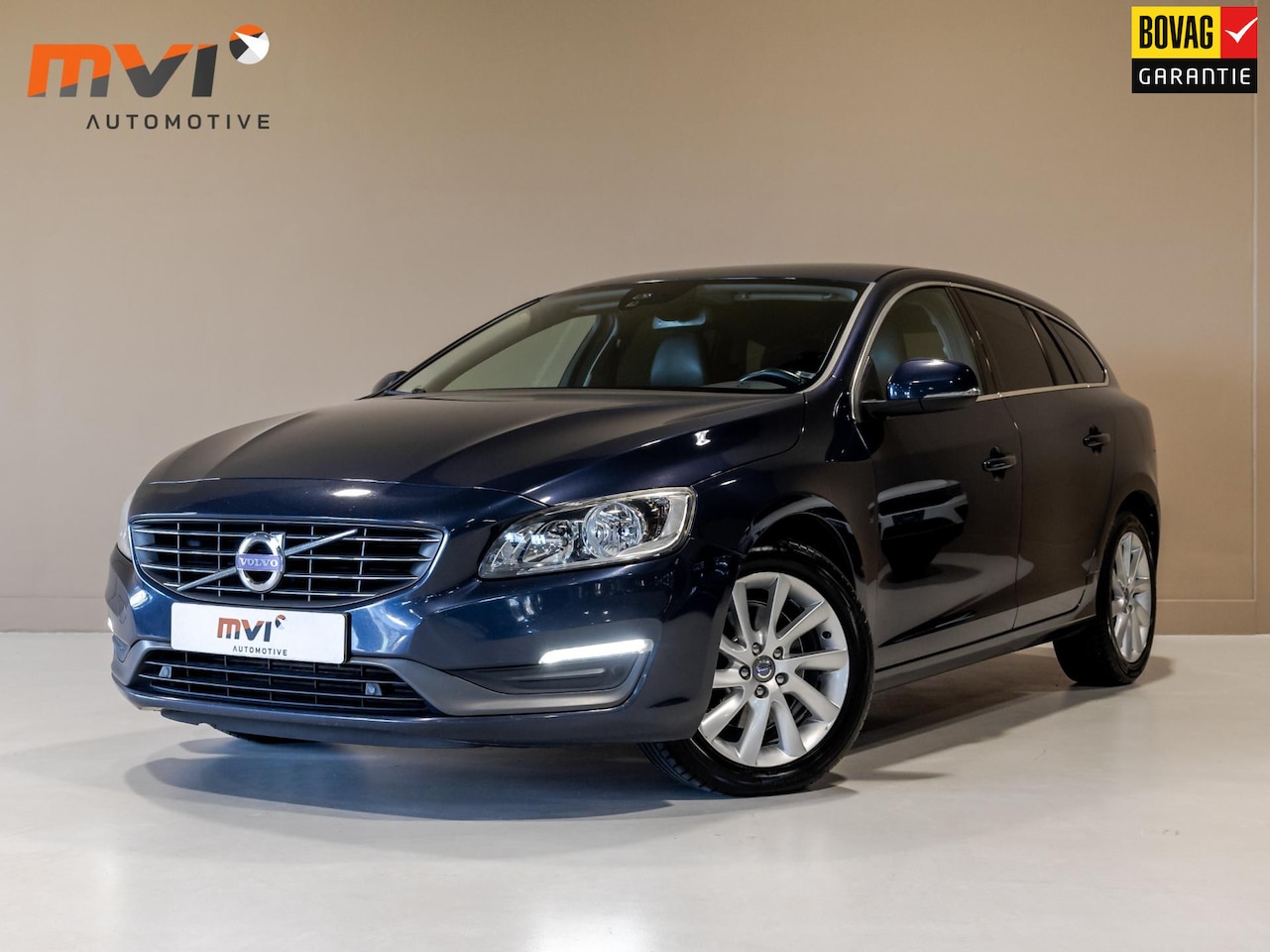 Volvo V60 - 2.0 D3 / 136pk / Trekhaak / Electrische stoelverstelling / Leder / - AutoWereld.nl