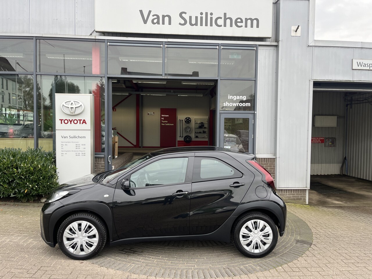 Toyota Aygo X - 1.0 VVT-i MT play 1.0 VVT-i MT play - AutoWereld.nl