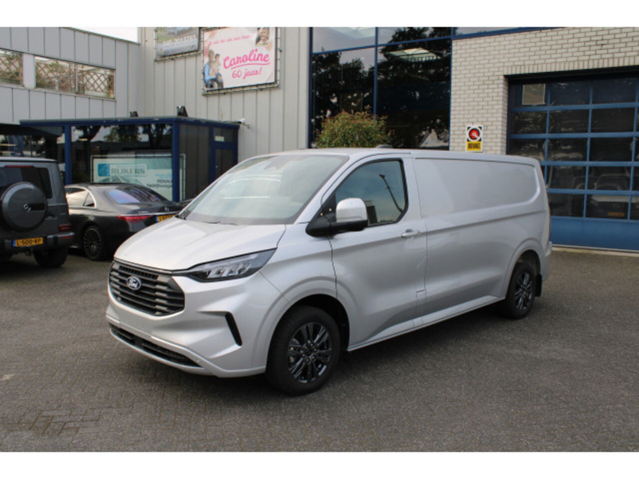 Ford Transit Custom - 300L 2.0 TDCI L2H1 Limited Driver assist pack 5, ACC, Dodehoek, Inklapbare trekhaak - AutoWereld.nl