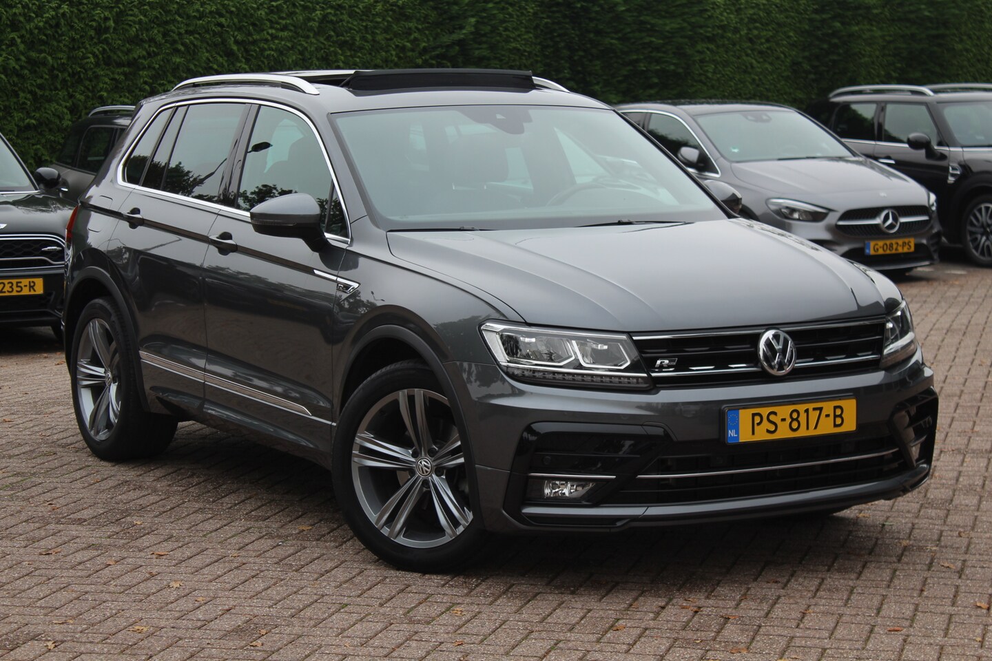 Volkswagen Tiguan - 1.4 TSI Comfortline Business R / Trekhaak / Virtual Cockpit / Navigatie / Parkeerhulp V+A - AutoWereld.nl