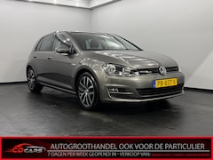 Volkswagen Golf - 1.0 TSI Comfortline Leder, Navi, Parkeer sensoren, A start stop, Cruise control