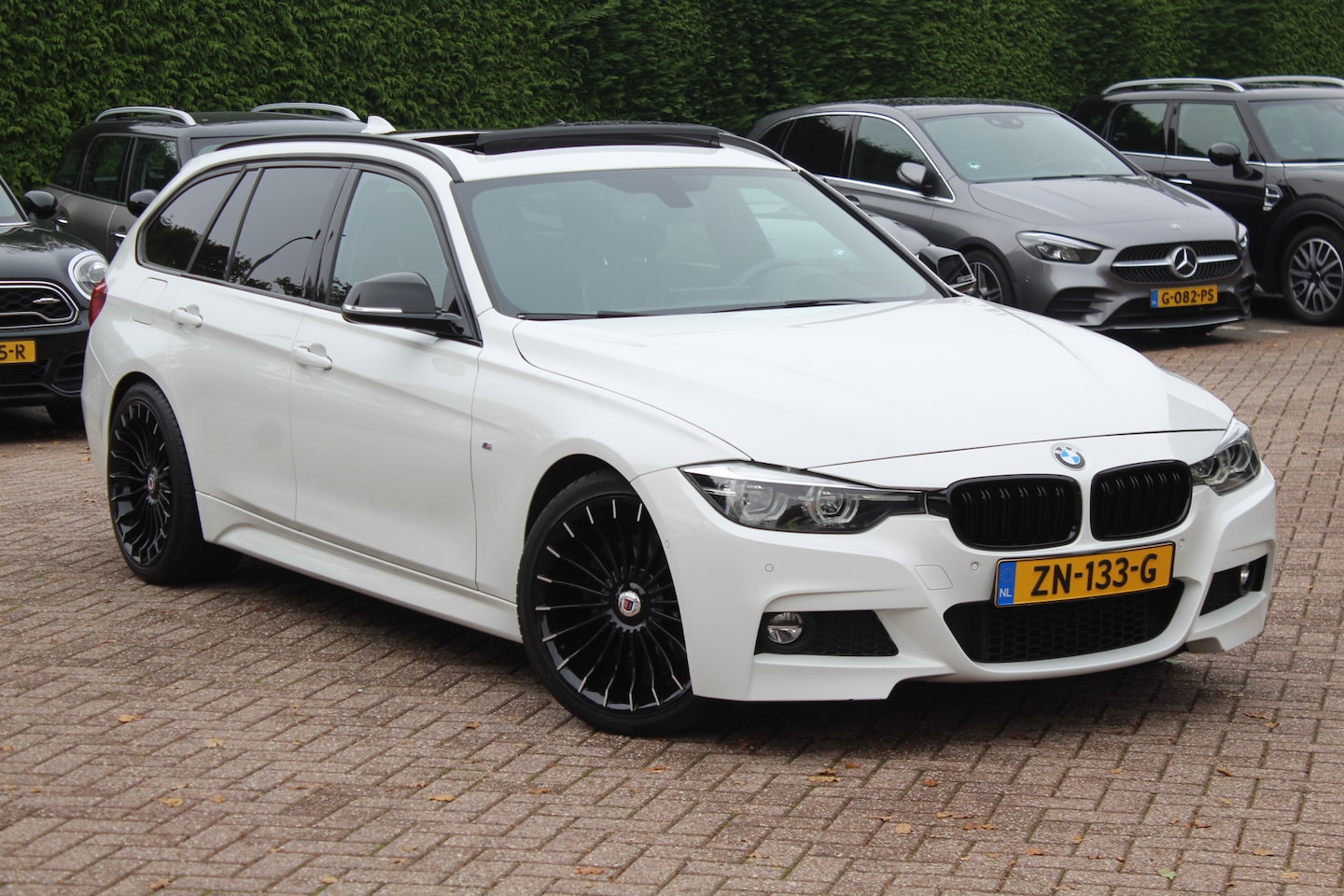 BMW 3-serie Touring - 330i M Sport Edition / Panoramadak / Camera / Head-up / Leder / Navi. Proff / Stoelverwarm - AutoWereld.nl