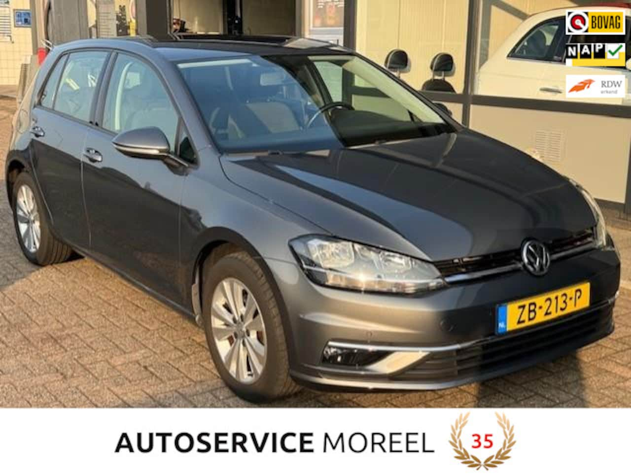 Volkswagen Golf - 1.0 TSI Trendline / Apple car/ Navi/ PDC - AutoWereld.nl