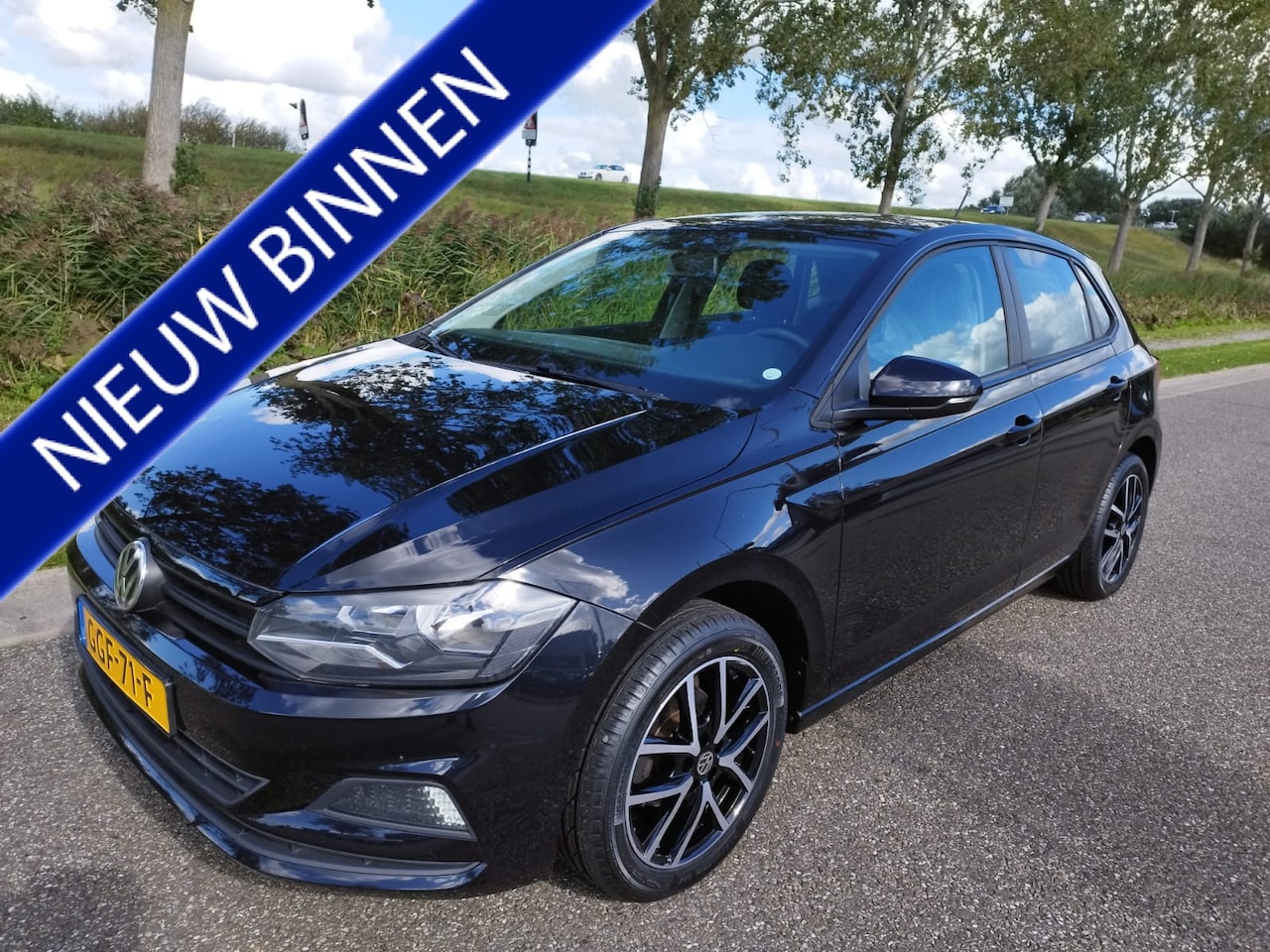 Volkswagen Polo - 1.0 MPI ** Airco ** PDC ** Bluetooth ** Stoelverwarming - AutoWereld.nl