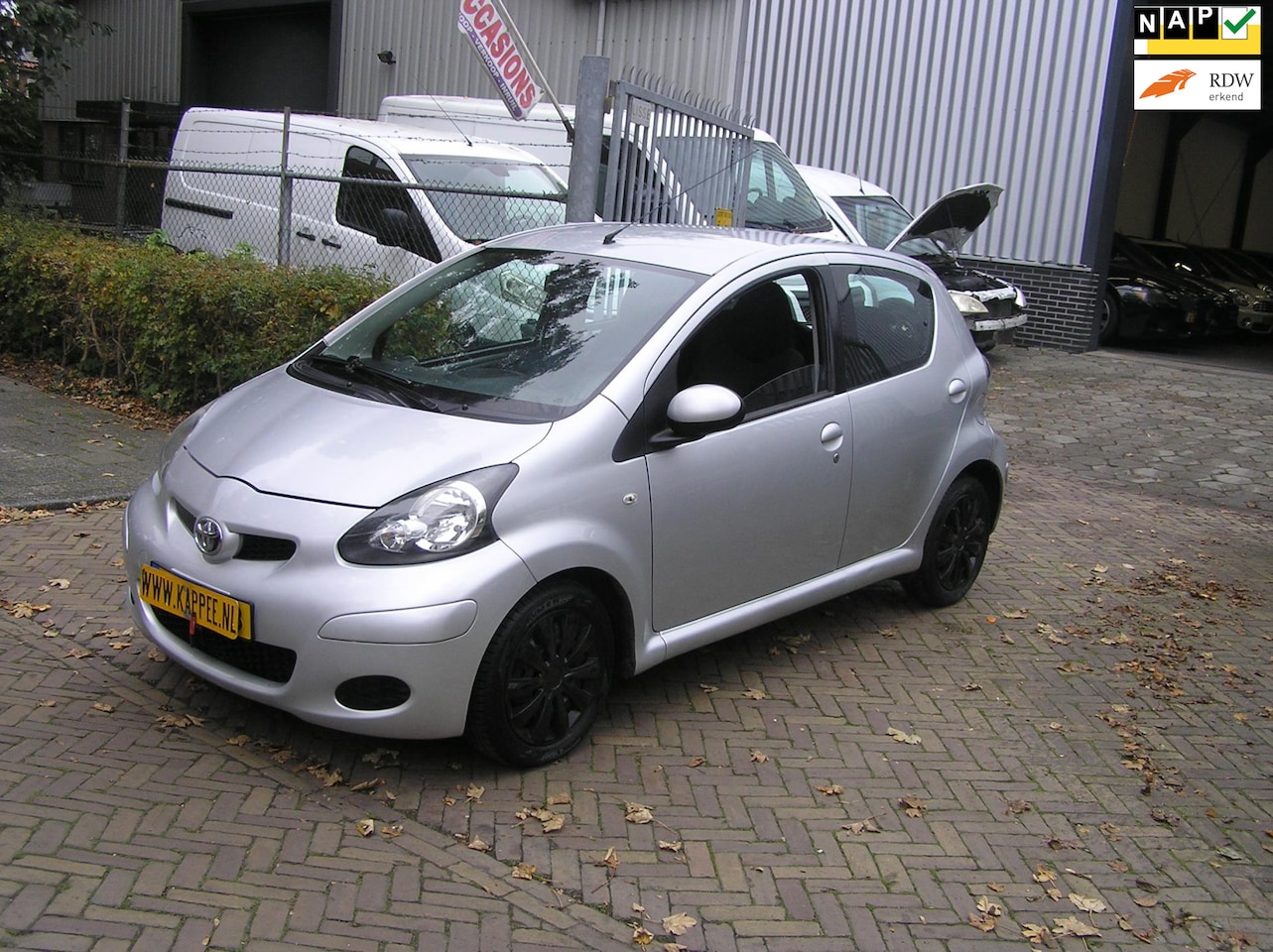 Toyota Aygo - 1.0-12V Cool 155 d km airco sturbekr nieuwe apk - AutoWereld.nl