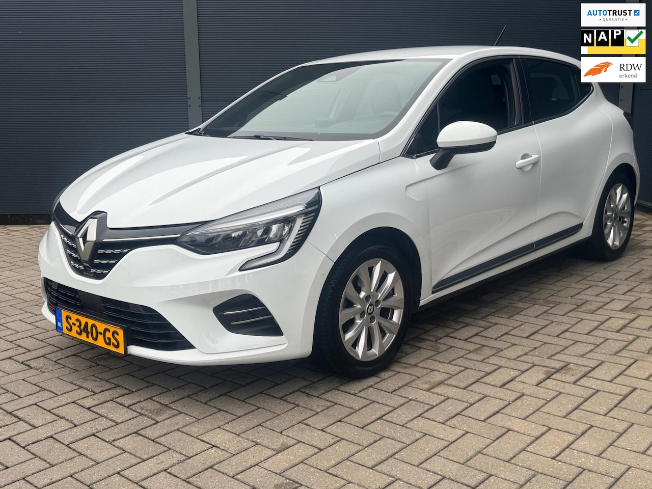 Renault Clio - 1.6 E-Tech Hybrid 140 Zen / Groot Navi / Camera - AutoWereld.nl