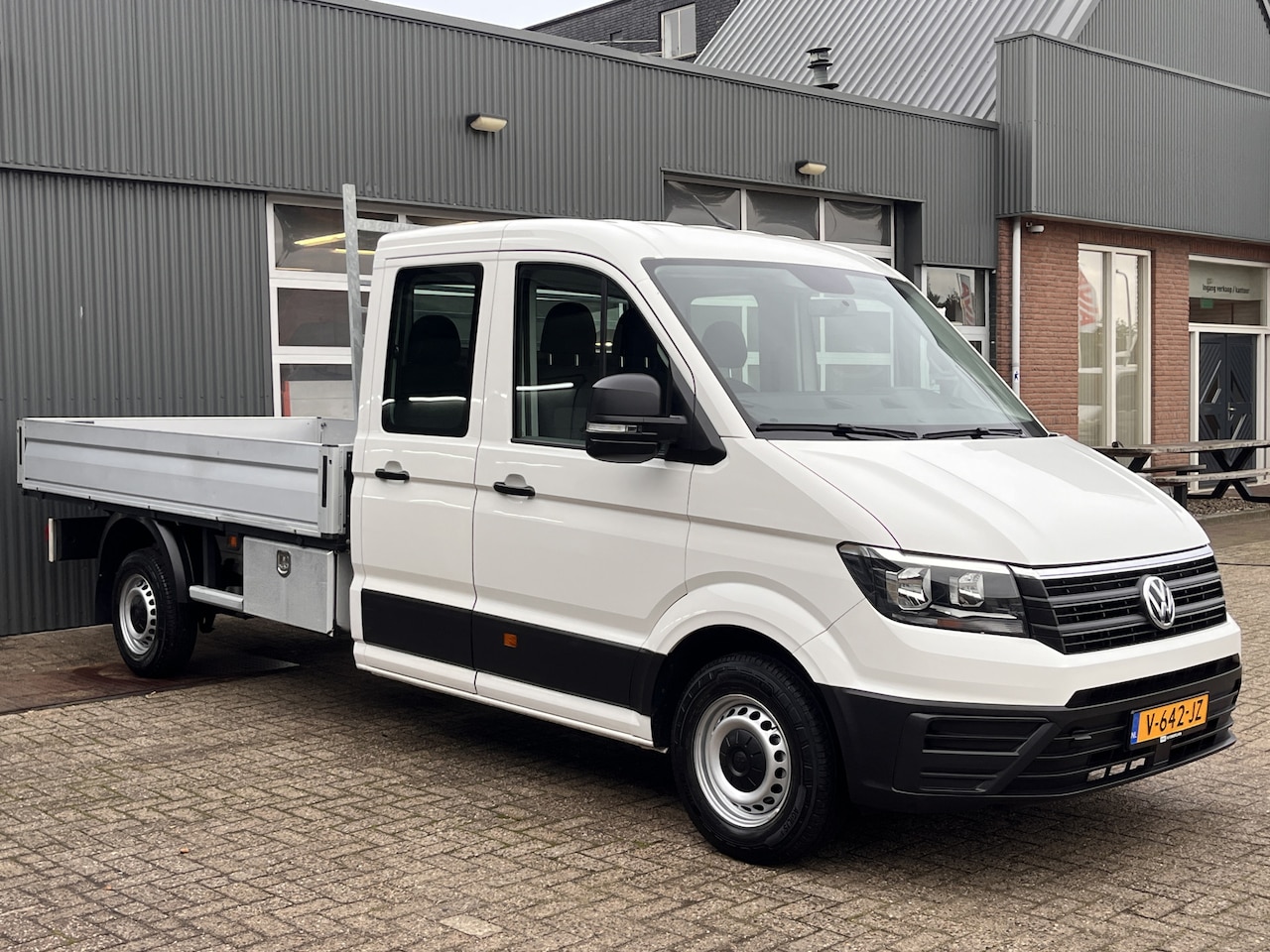 Volkswagen Crafter - 35 2.0 TDI L4 DC 140pk Maxi Airco Cruise Control Trekhaak 3000kg trekgewicht Open laadbak - AutoWereld.nl